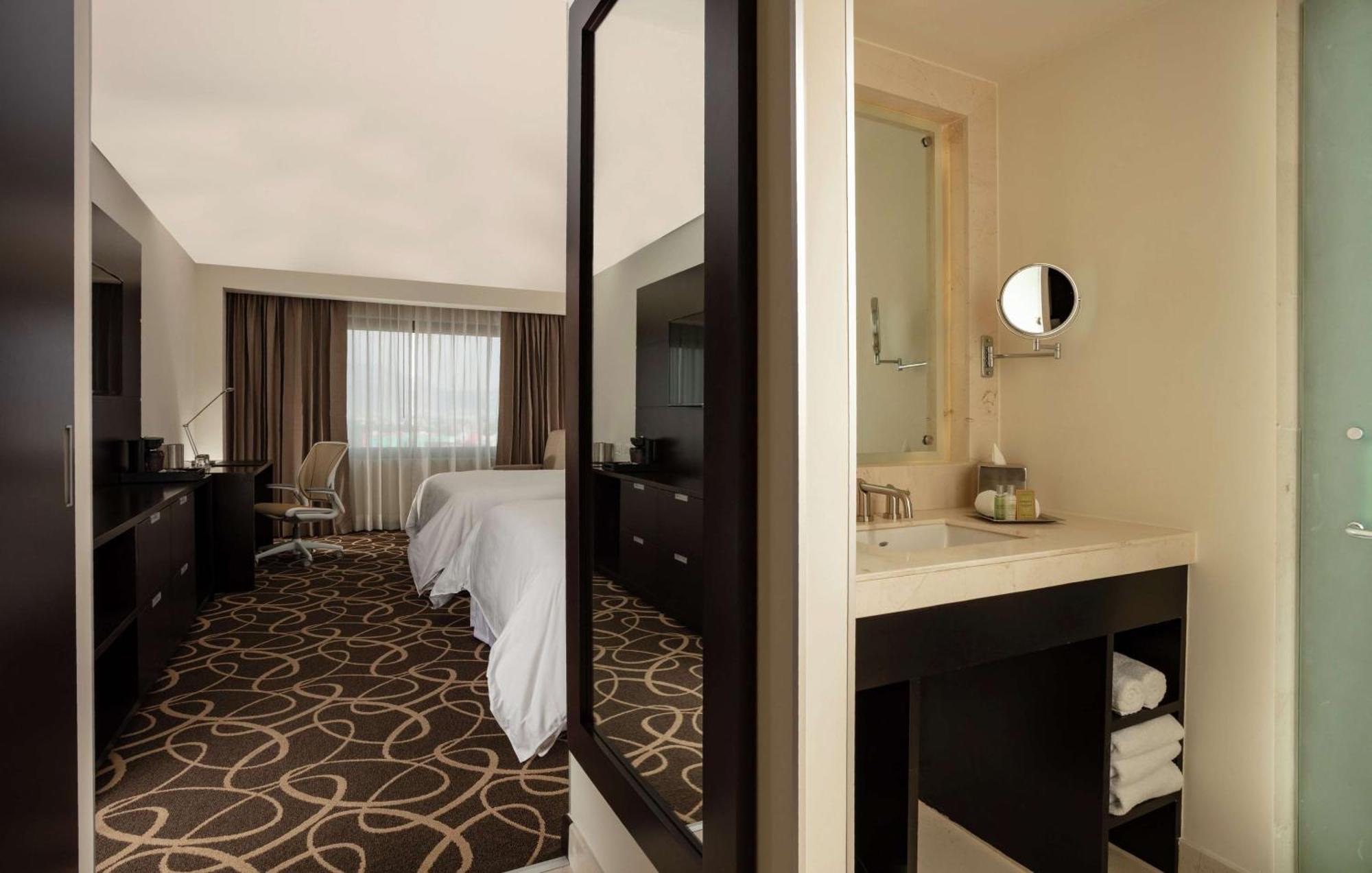 Doubletree By Hilton Toluca Otel Dış mekan fotoğraf